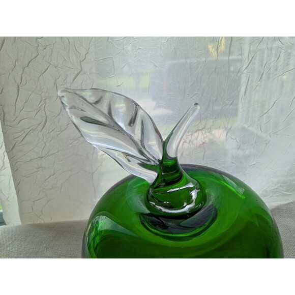Green Glass Apple Paperweight With Clear Leaf Stem - Picture 8 of 9